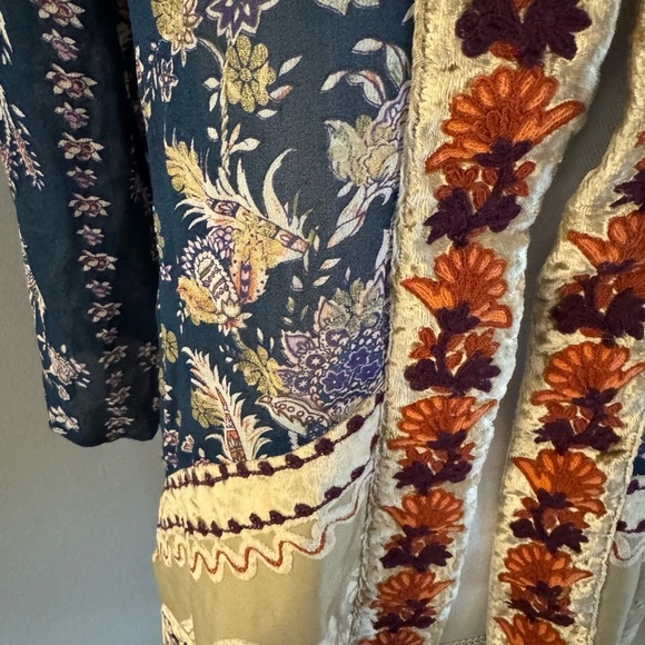Soft Surrounding Size M Kimono/Cardigan with embroidery. Gorgeous - Picture 2 of 10